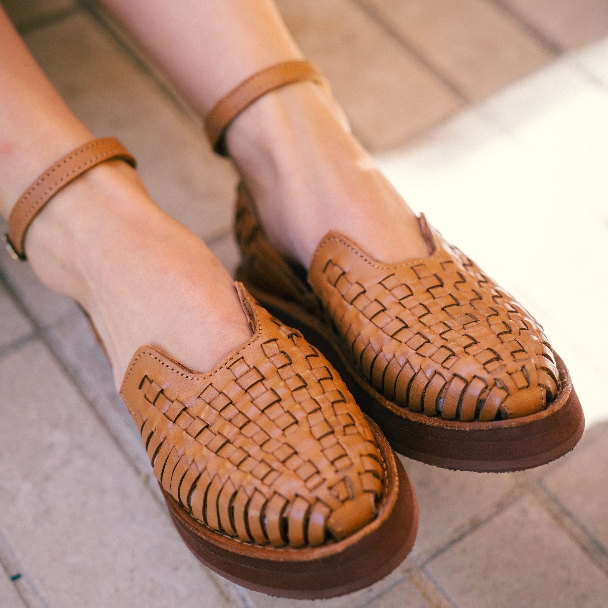 Carmen Camel - Huarache Mapache