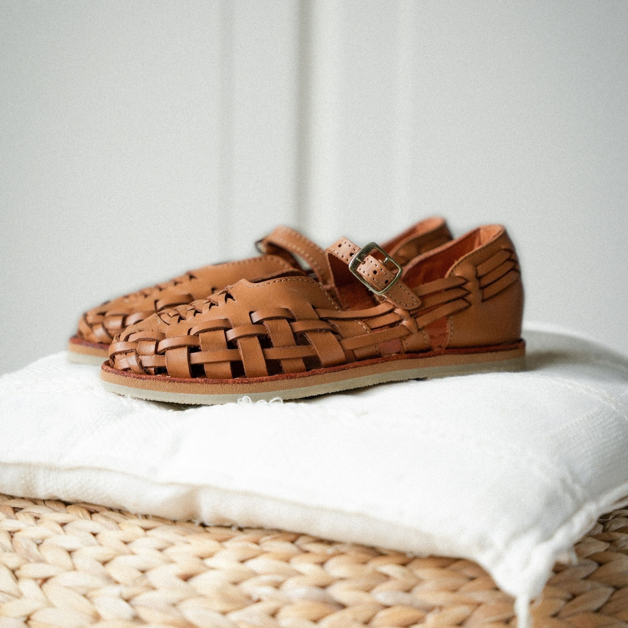 Gaby Camel - Huarache Mapache