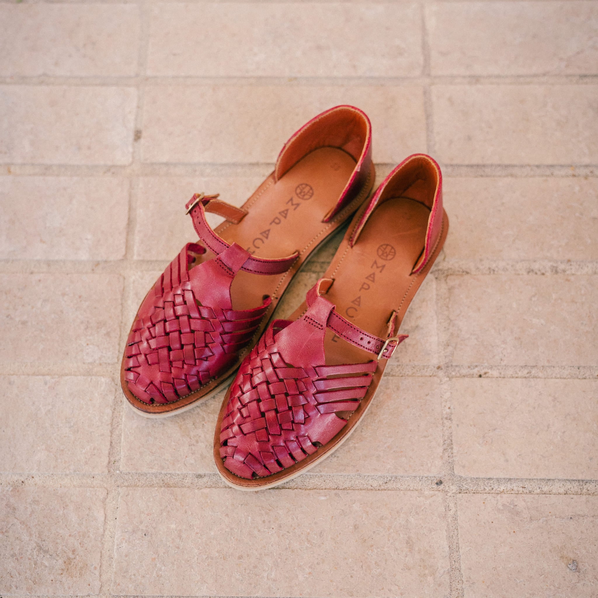 Linda Rouge - Huarache Mapache