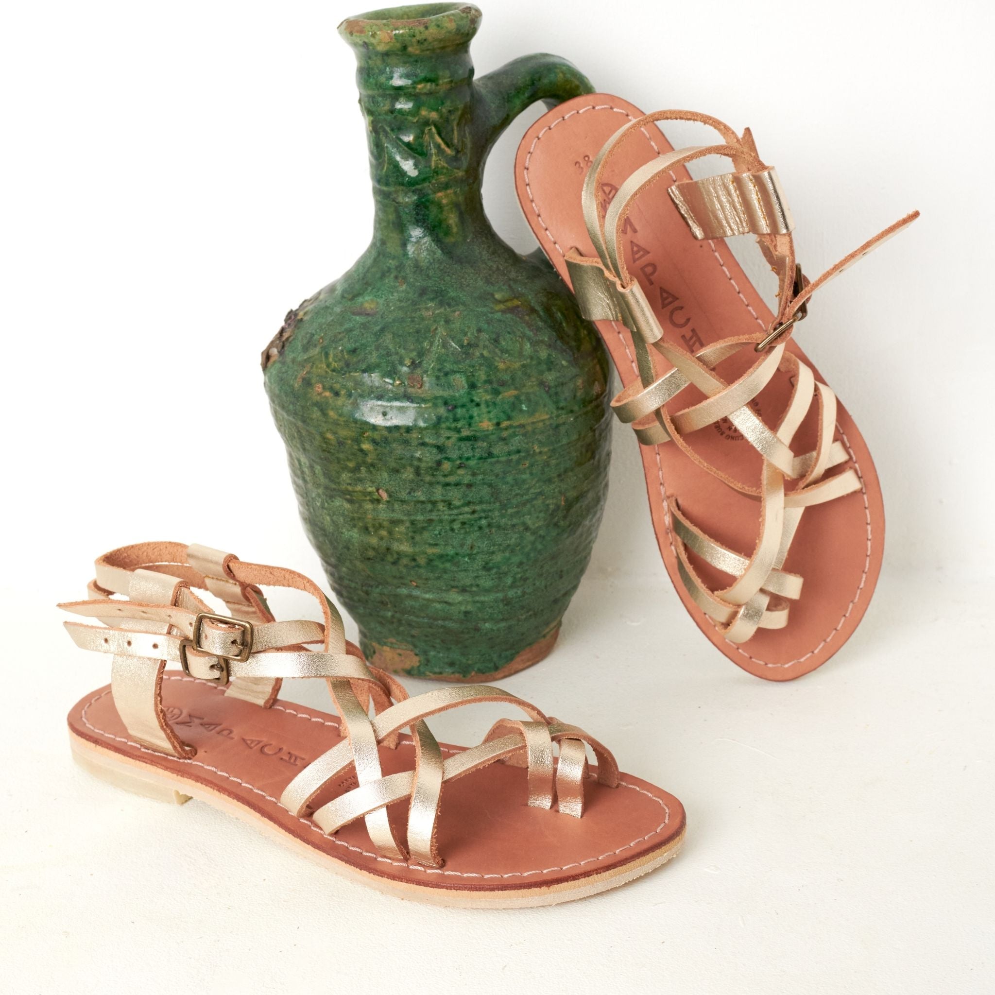 Selena Champagne - Mapache - Sandales en cuir champagne, avec un design élégant et raffiné.