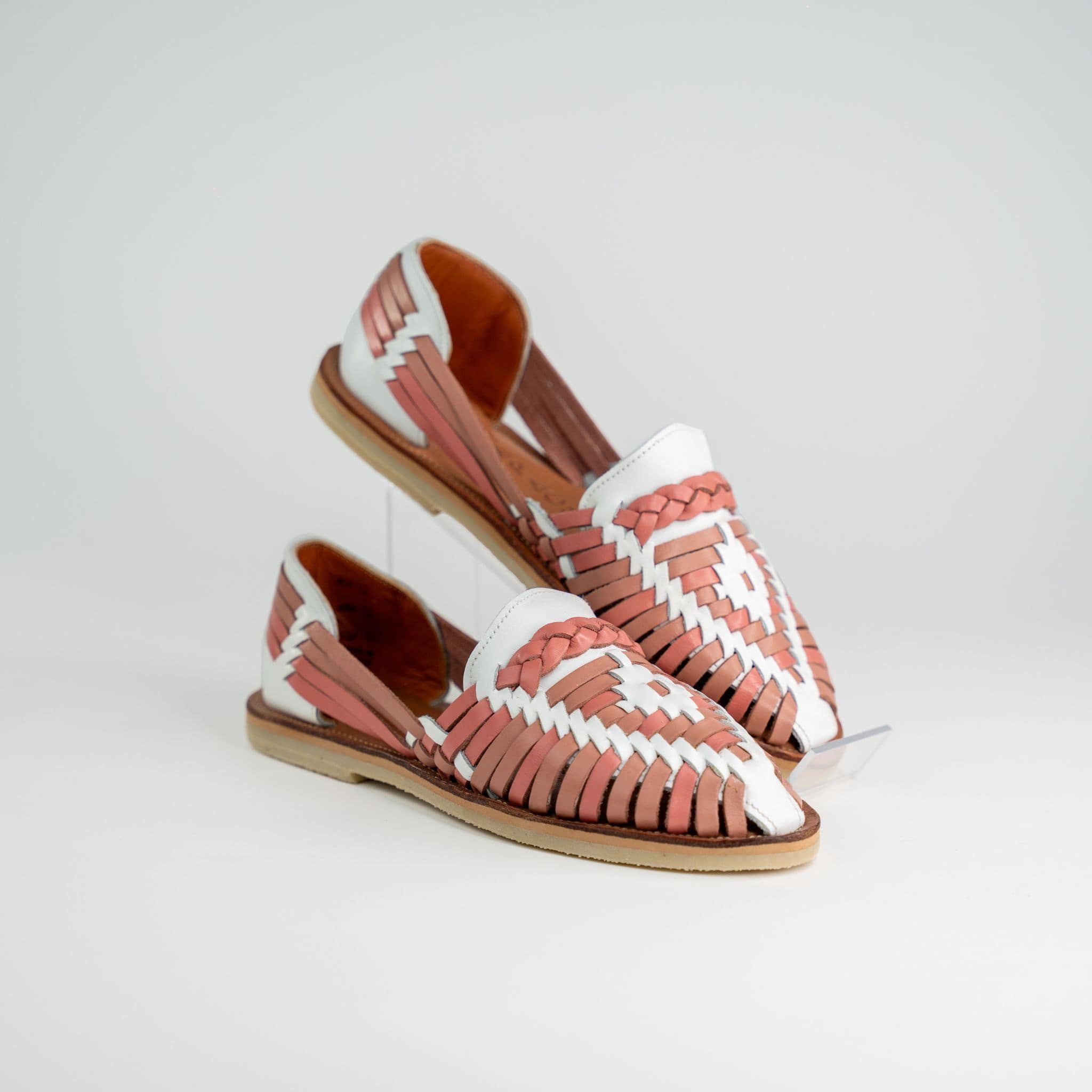 Alegre avec base blanche et tressage baby pink et blush, sur fond blanc