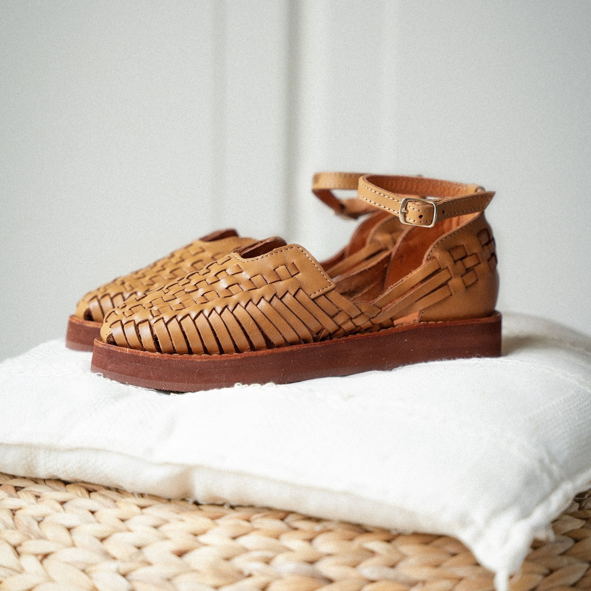Carmen Camel - Huarache Mapache