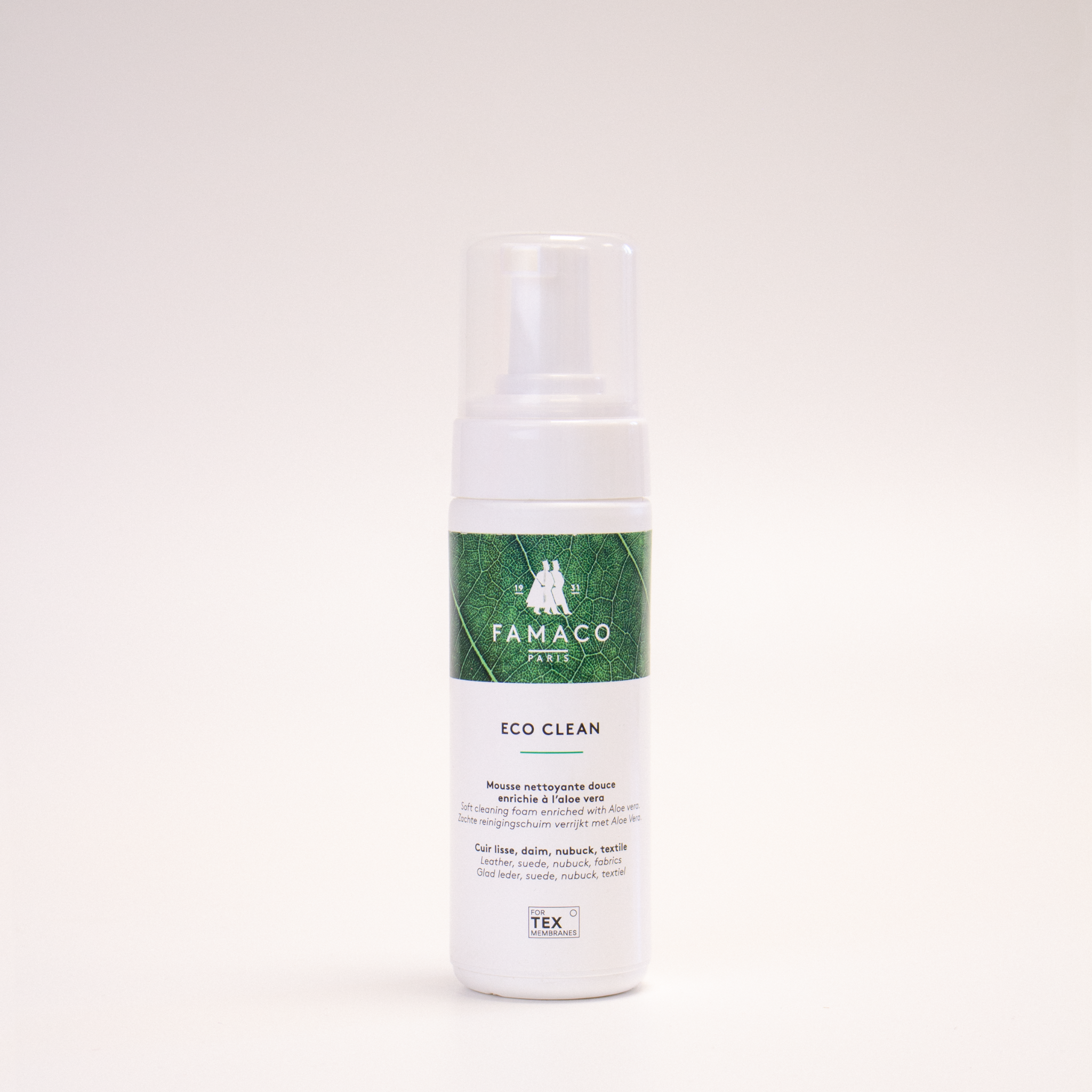 Mousse nettoyante ECO CLEAN de FAMACO, adapté aux chaussures en cuir lisse, daim ou suède, nubuck et textile, présenté sur un fond blanc.