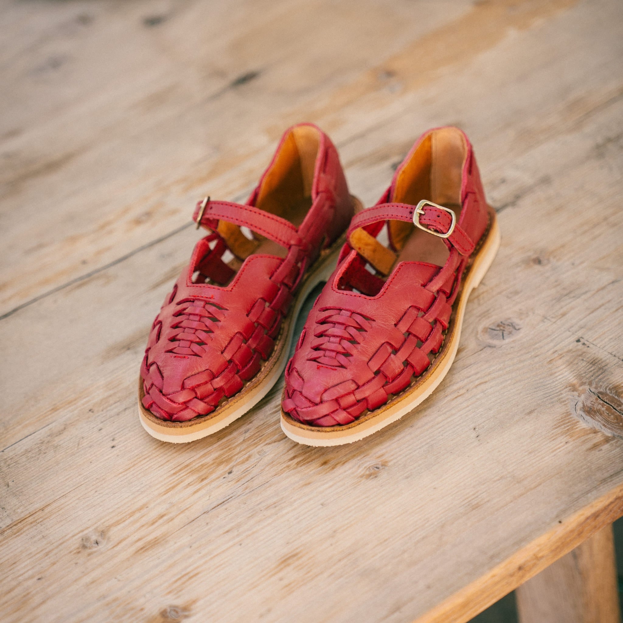 Gaby Rouge - Huarache Mapache