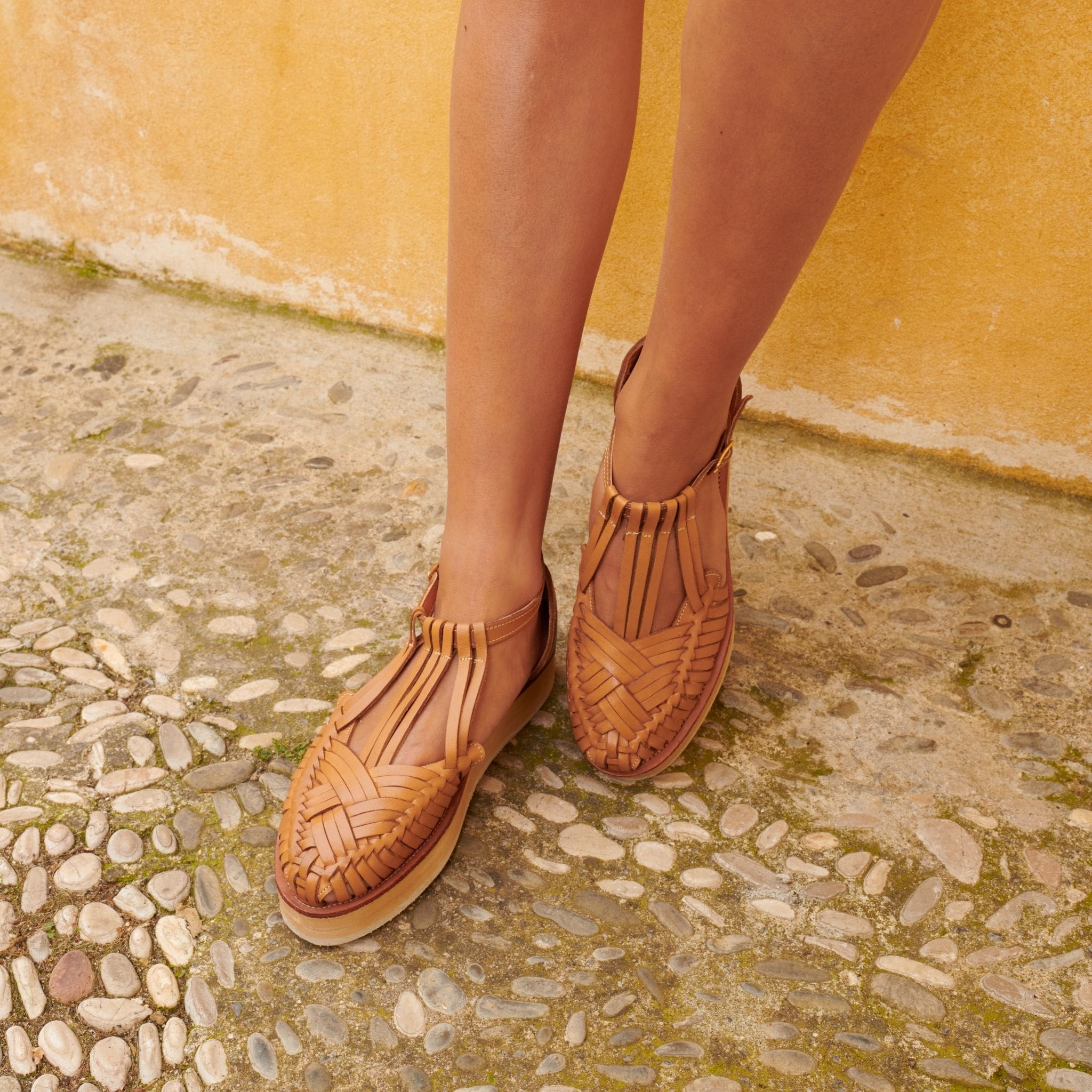 Isidora Camel - Huarache Mapache